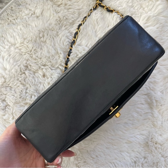 Chanel Diana Small bag - Picture 5 of 7